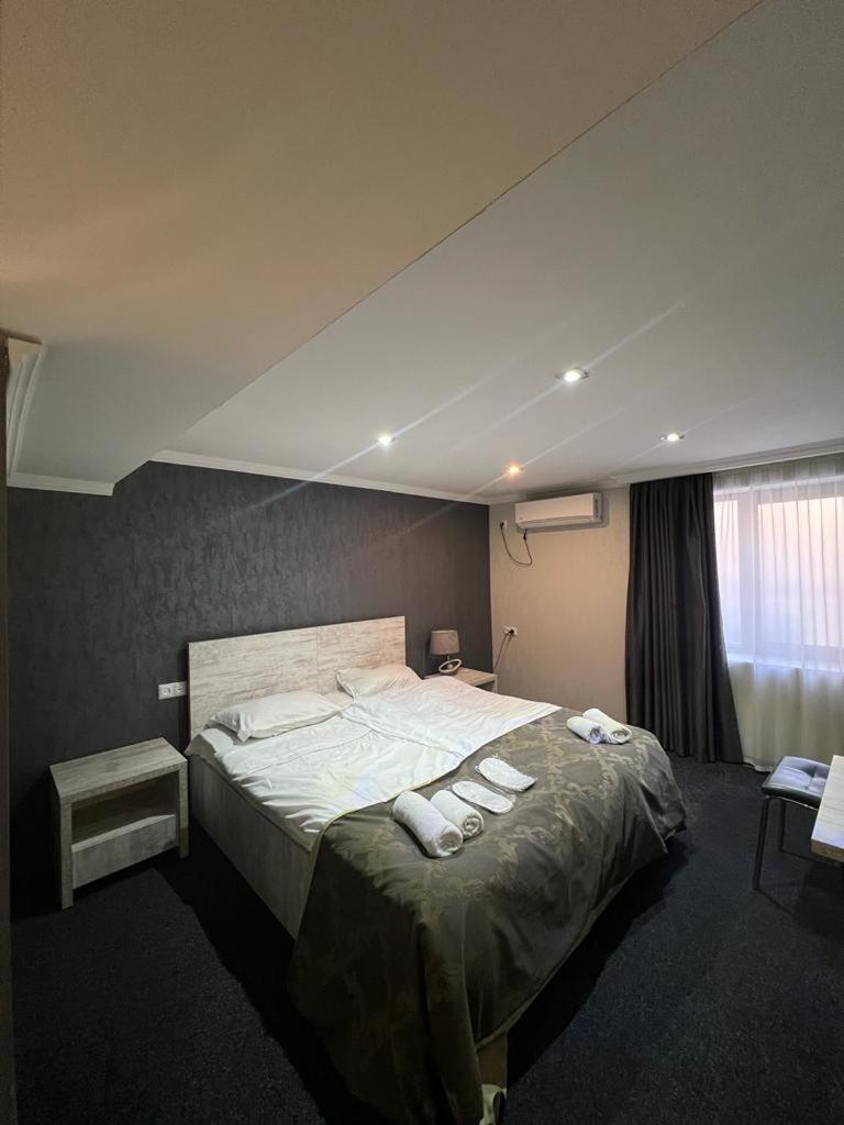 טביליסי Elno Hotel חדר תמונה