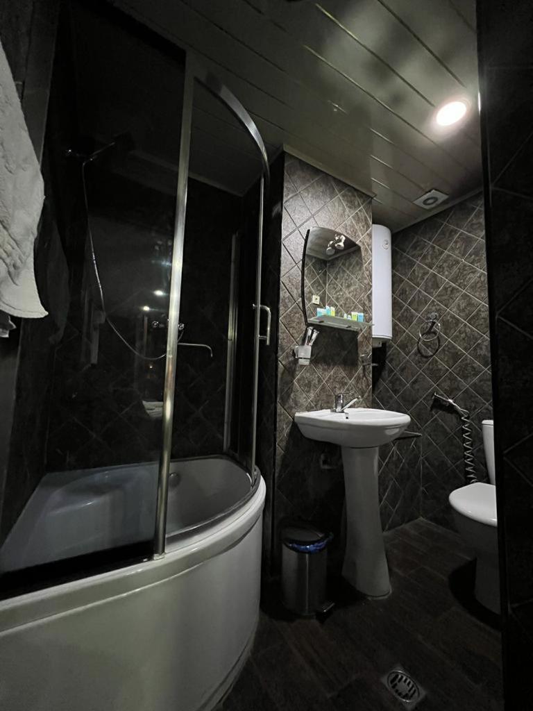 טביליסי Elno Hotel חדר תמונה
