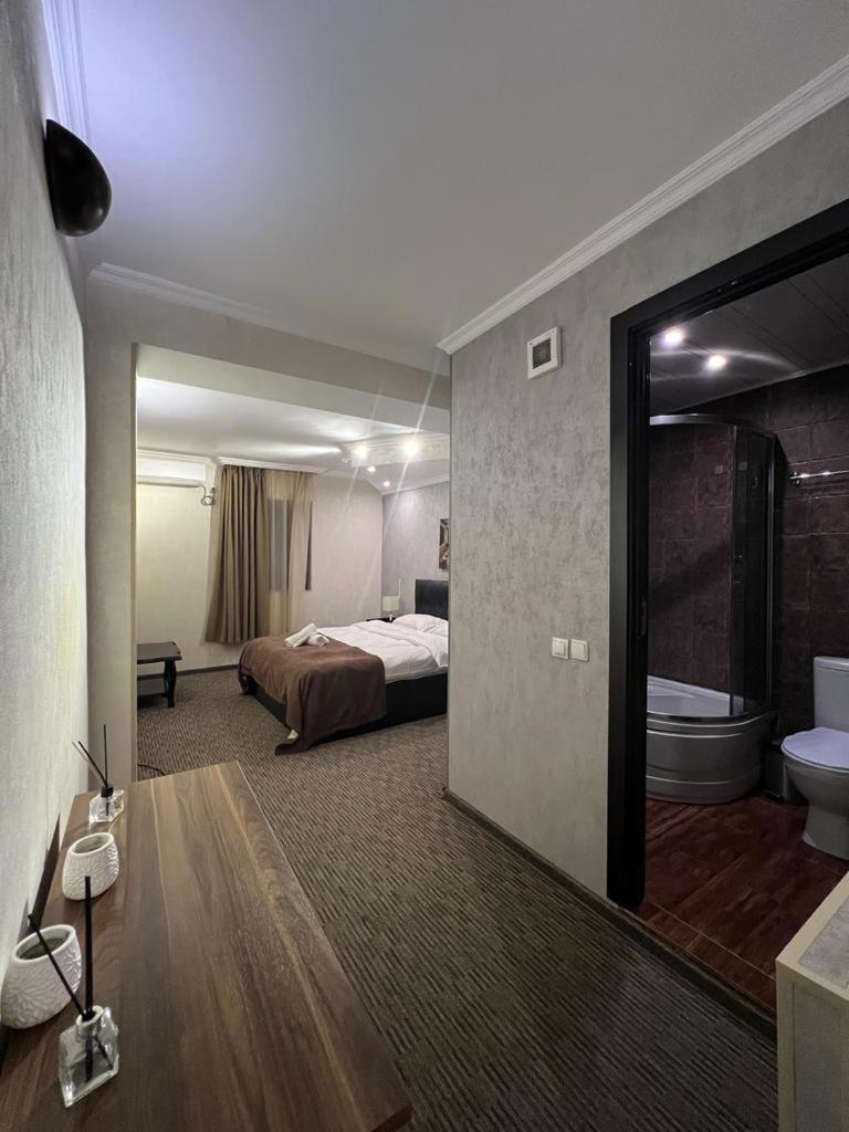 טביליסי Elno Hotel חדר תמונה